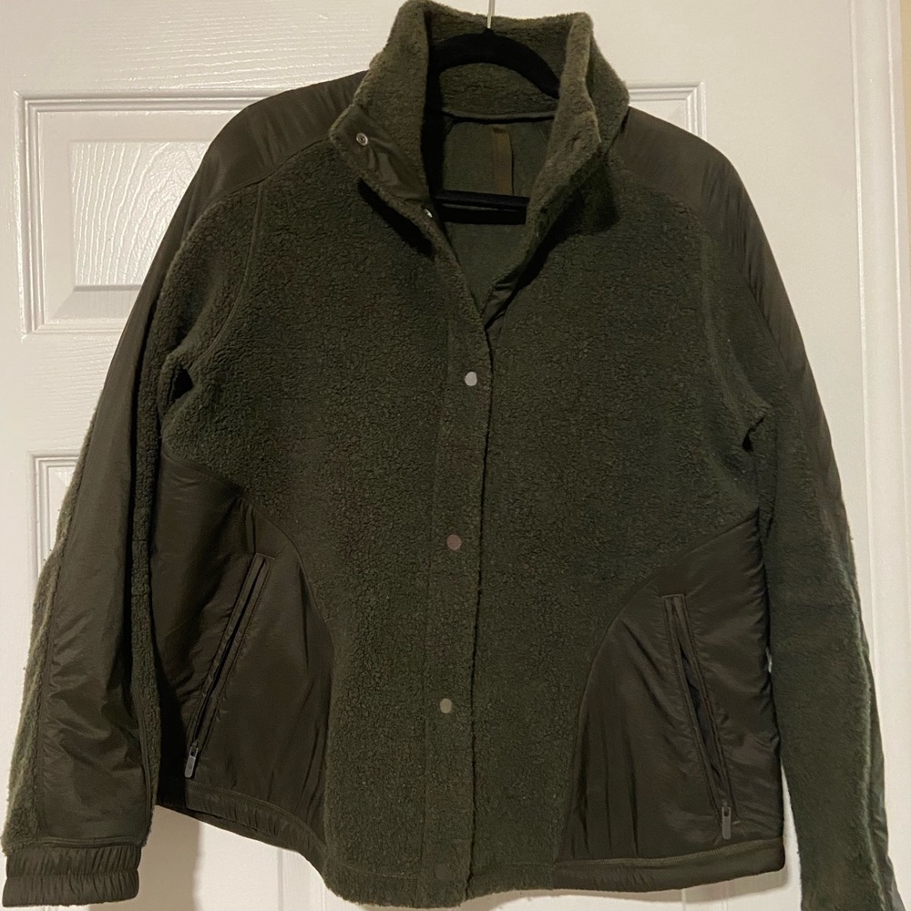 Lululemon Go Cozy Jacket size 10 dark green.
